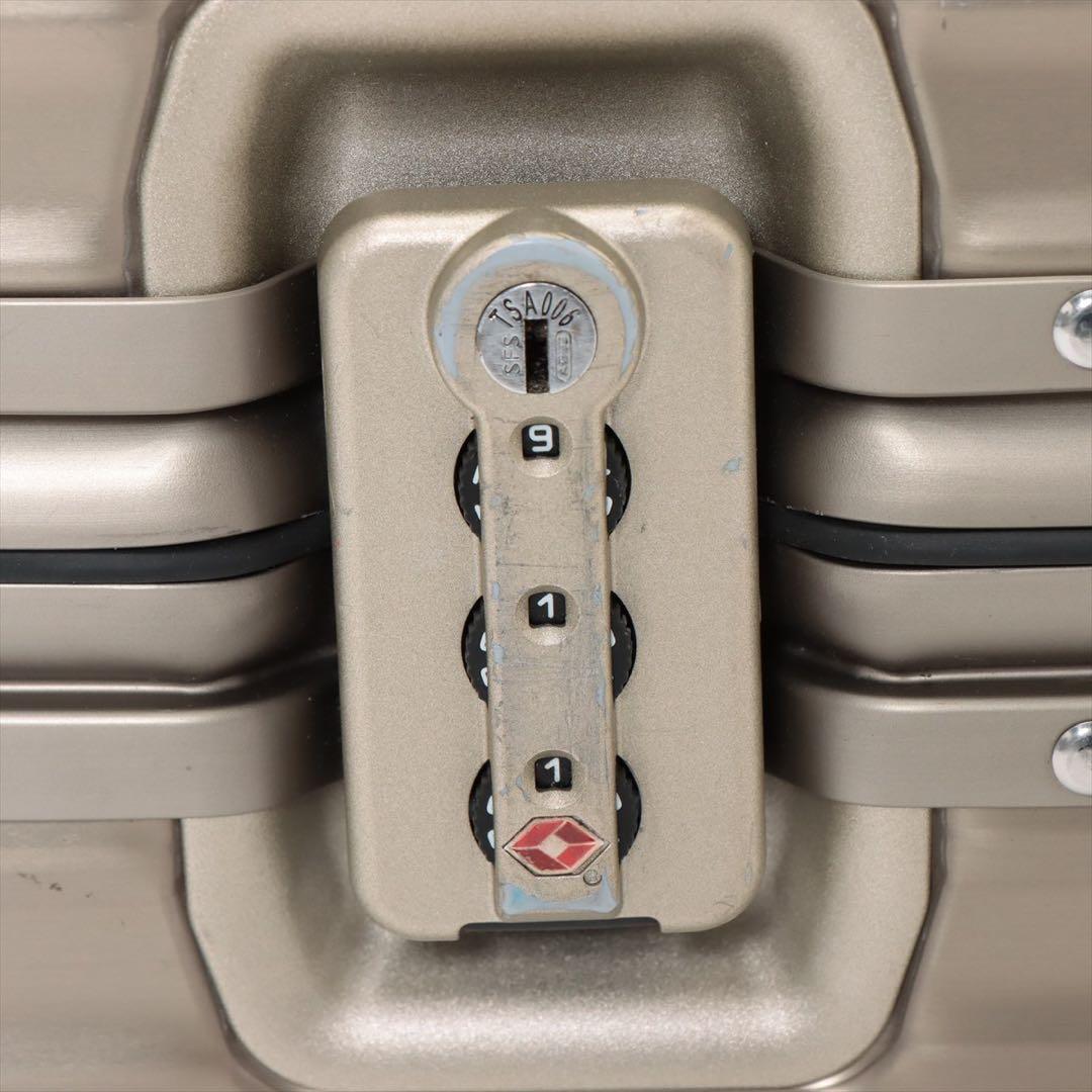 リモワ トパーズ チタニウム アルミニウム キャリーケース シャンパンゴールド