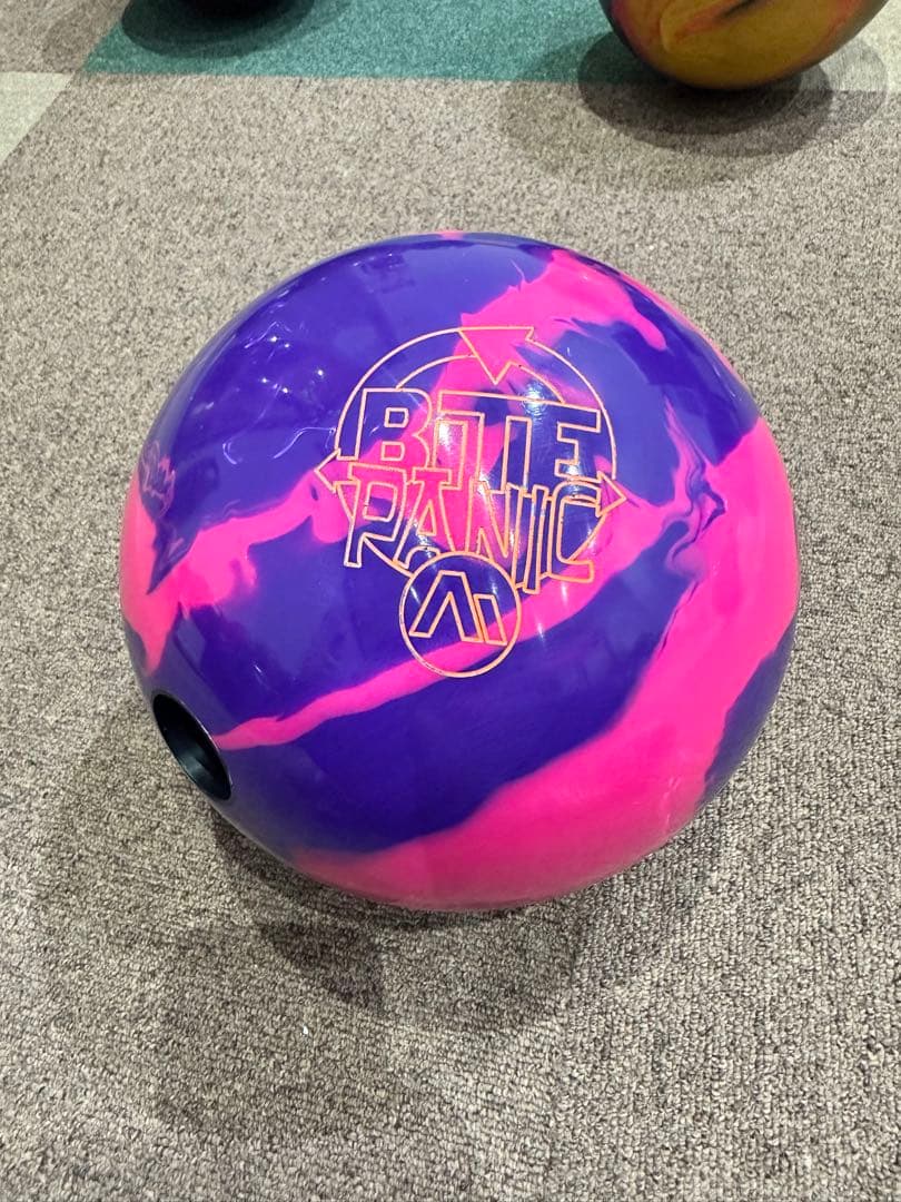 STORM ストーム　バイトパニックai　15ポンド　ボウリングボール