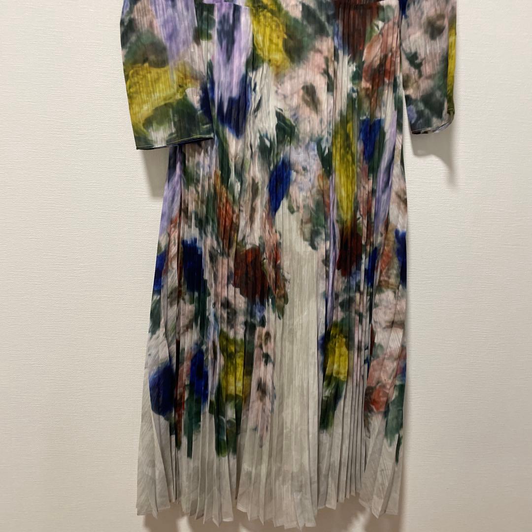 アメリ　UND TEXTURE ART FLOWER DRESS