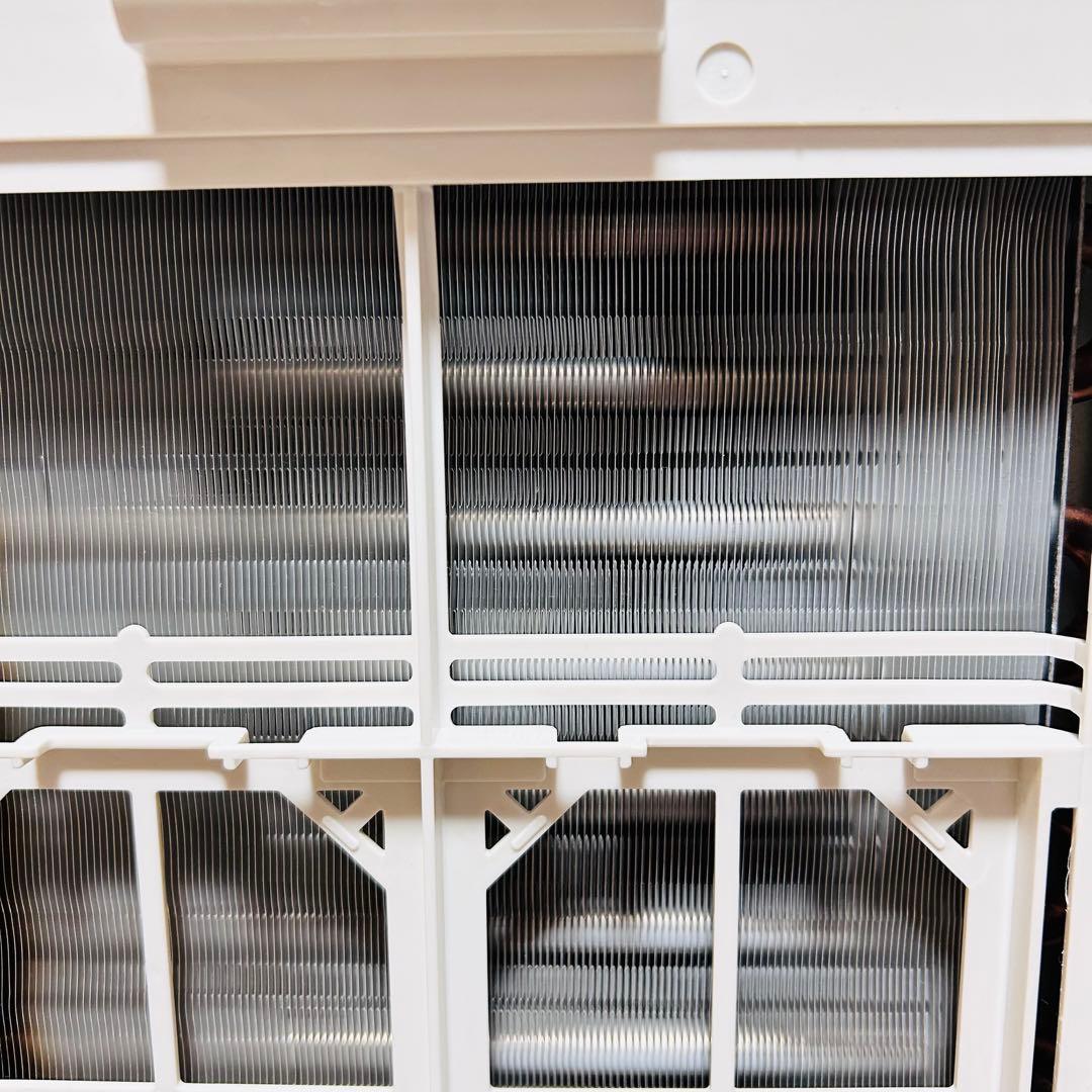 【新品窓枠 本体ほぼ新品】2022年 コロナ エアコンCW-F1622