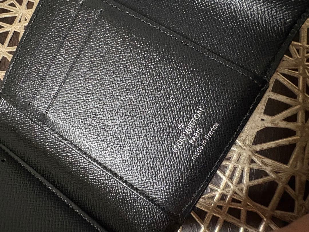 LOUIS VUITTON エピ ポルトフォイユ・ツイスト