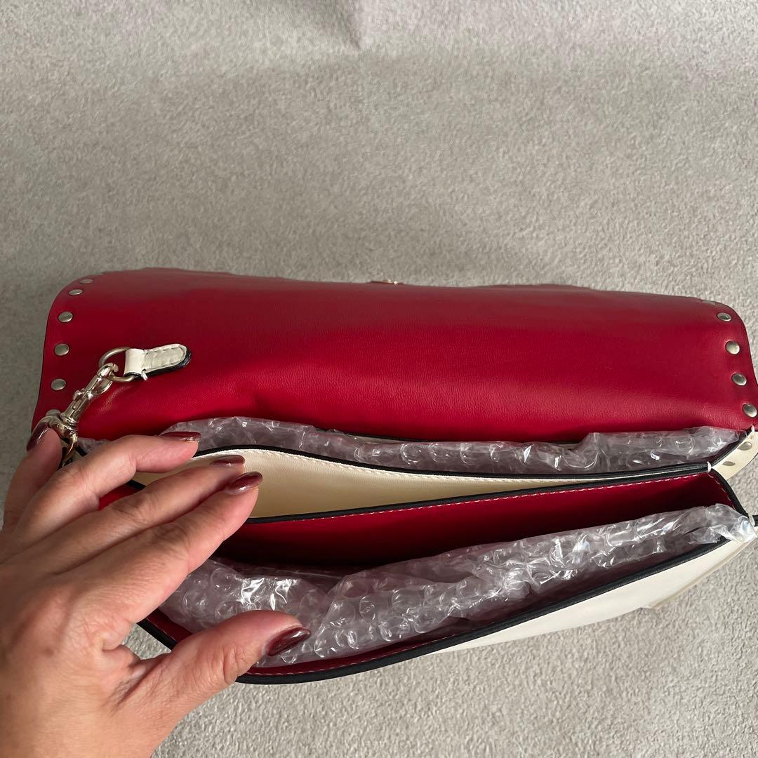VALENTINO スタッズクラッチバッグ ホワイト