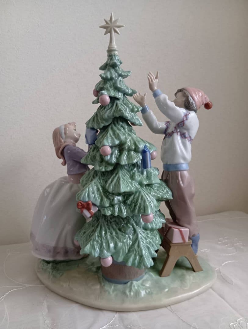 リヤドロ　ツリーを飾ろう