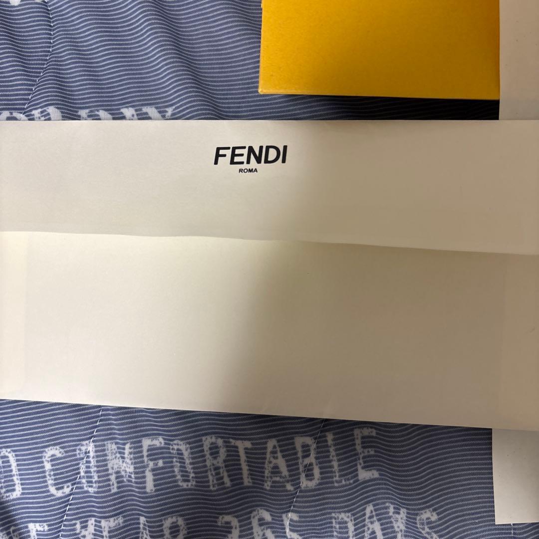 FENDI フェンディ FFピアス 新商品 証明書付き 誰か買ってください