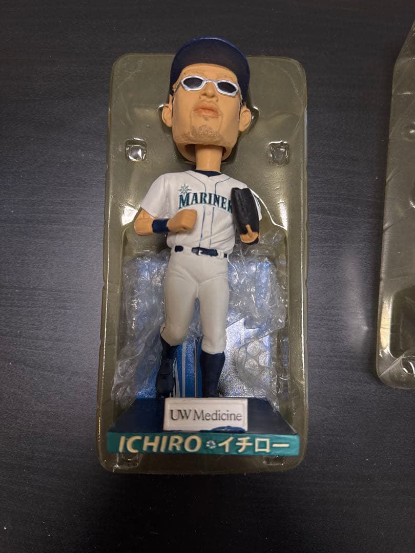 【箱あり】イチロー ボブルヘッド 2008 マリナーズ FSN サングラス　②
