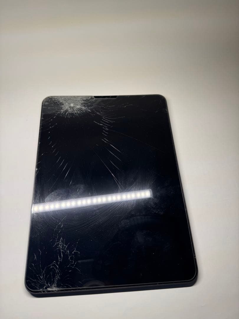 【ジャンク】iPad Air (第4世代) 256GB ※画面割れ大