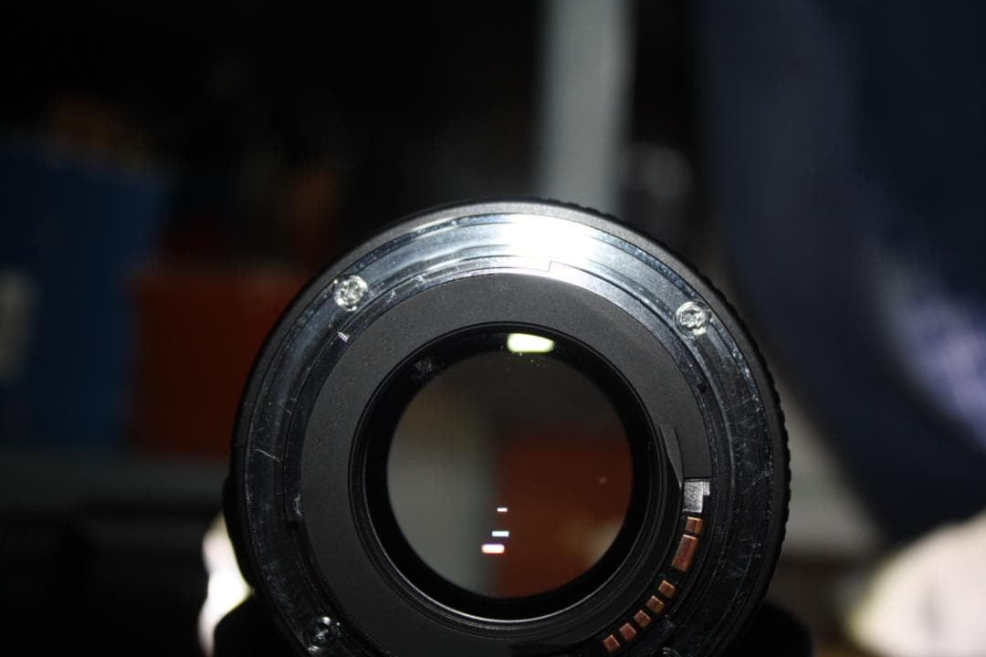 キャノン　 LENS　EF 85㎜F1.8 　 フード、前後キャップ付き　並品