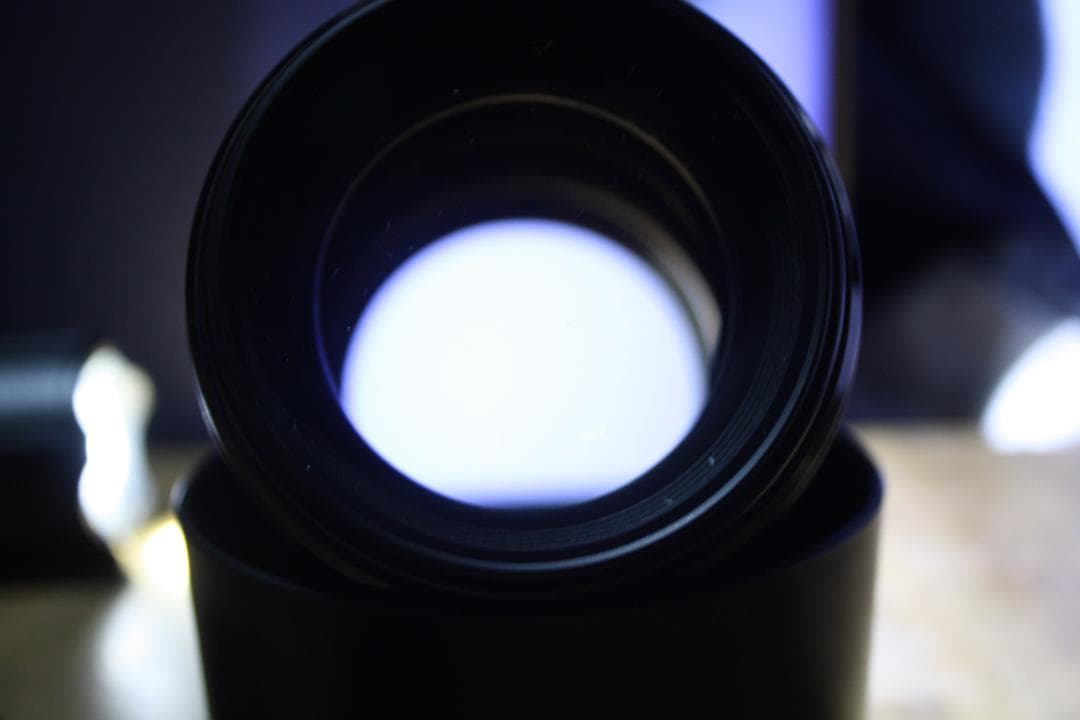 キャノン　 LENS　EF 85㎜F1.8 　 フード、前後キャップ付き　並品