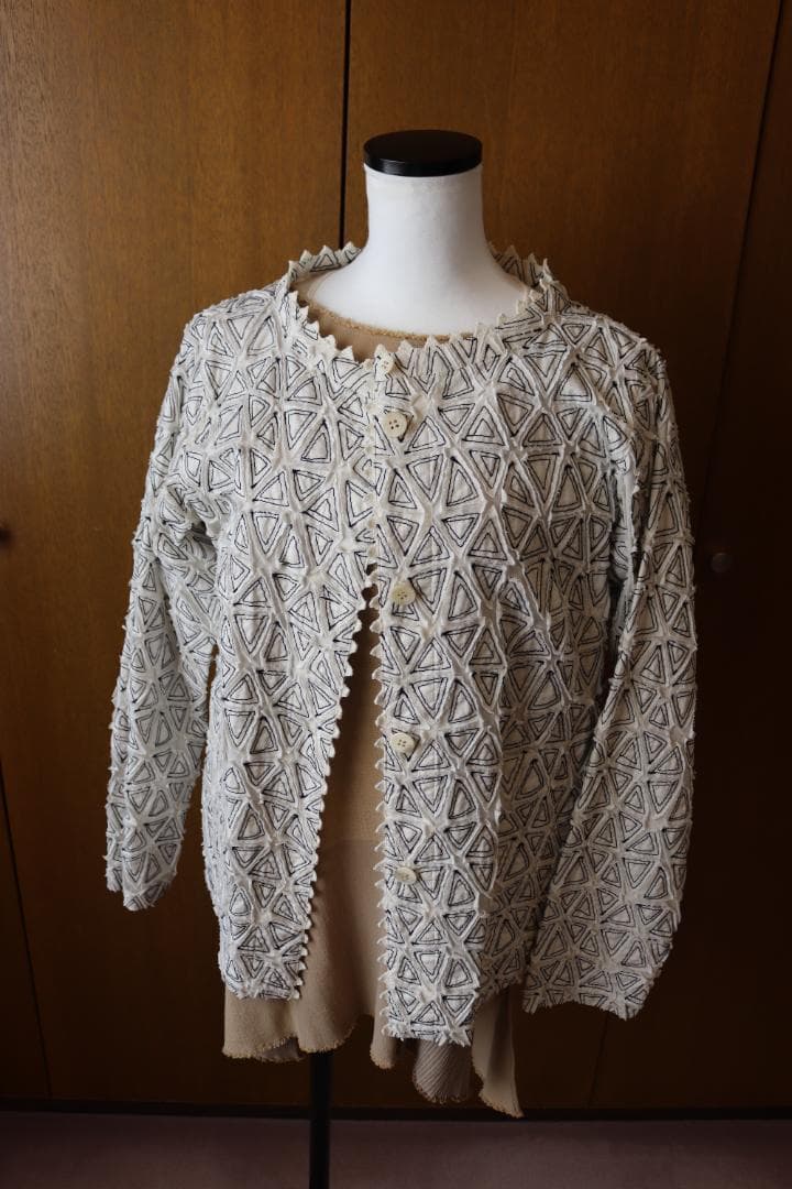 59 イッセイミヤケ　HaaT　サマー　ノーカラー　ジャケット　白