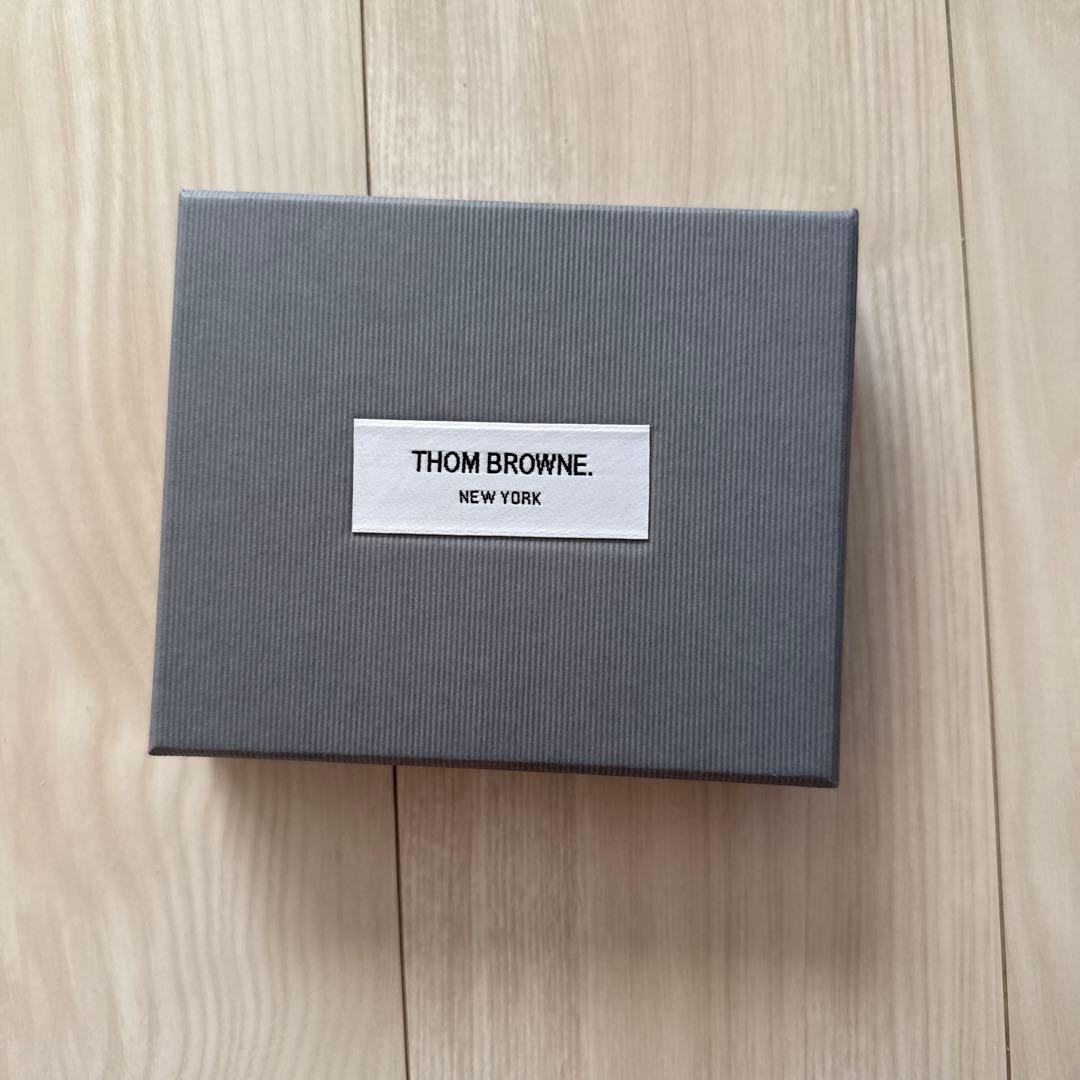 【美品】THOM BROWNE ブラック 二つ折り財布 箱付き