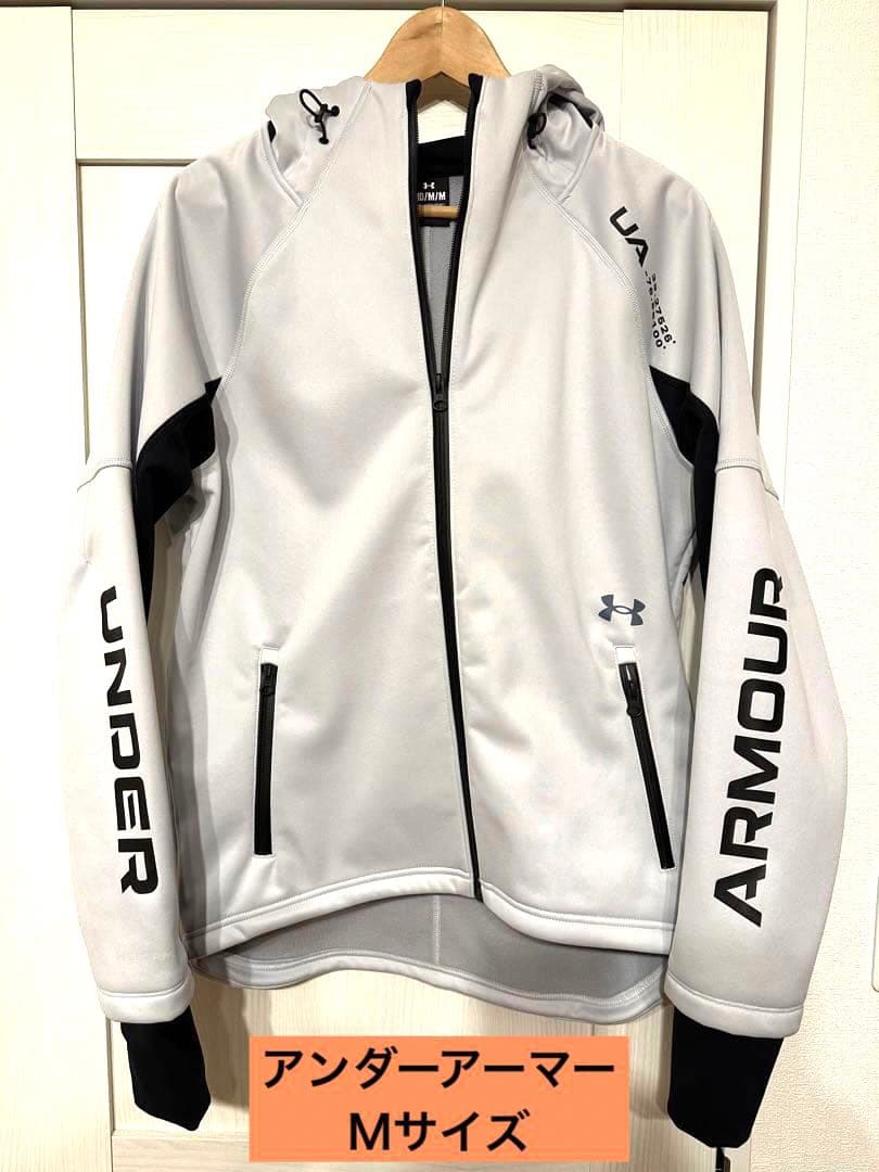 【極美品】値下げ　アンダーアーマー　STORM Ｍサイズ　パーカー　ホワイト