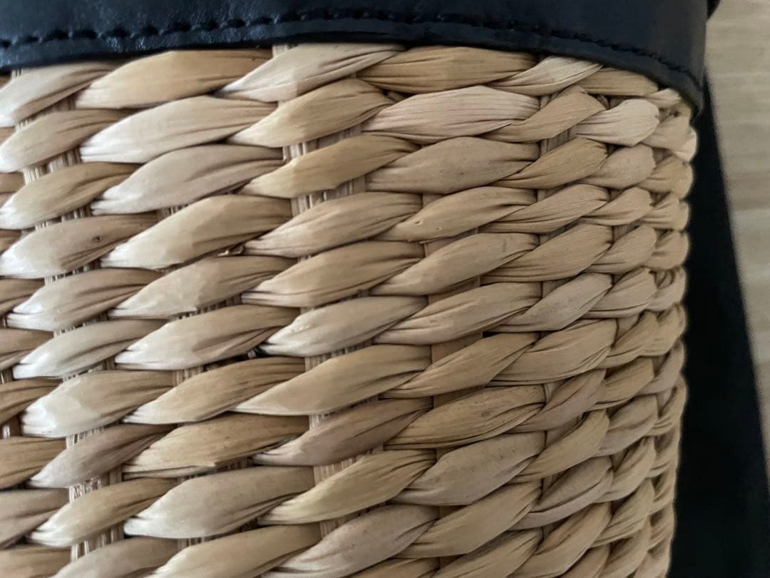 最終値下げ☆LOANA ストローとレザーの大人のかごバッグ