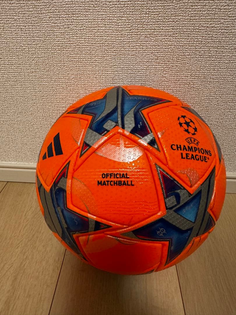 adidas UCL PRO WTR サッカーボール