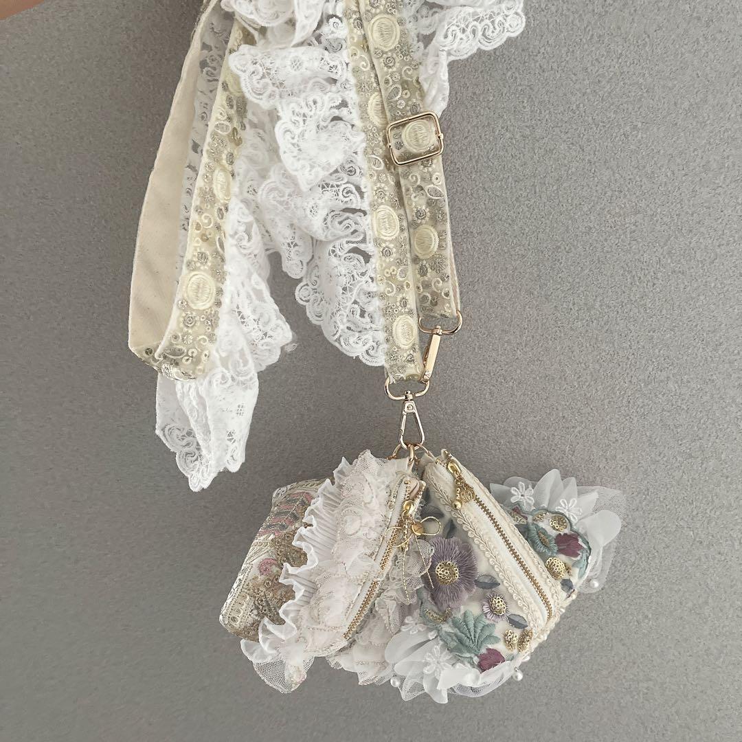 インド刺繍リボン　テトラポーチ