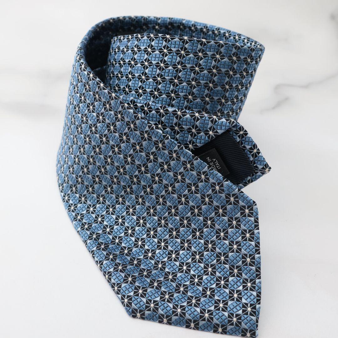 未使用に近い ゼニア ネクタイ 青色系 イタリア製
