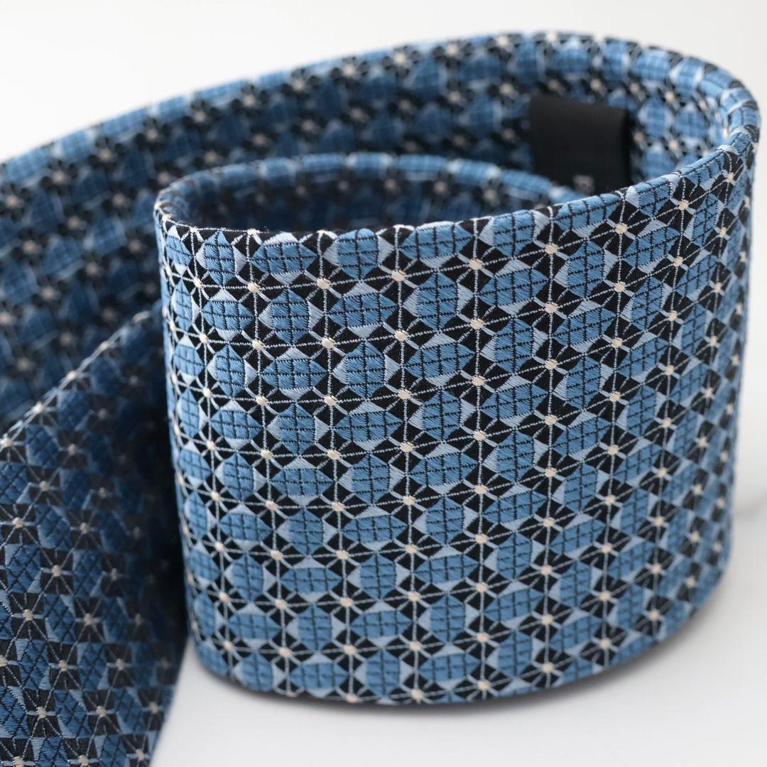 未使用に近い ゼニア ネクタイ 青色系 イタリア製