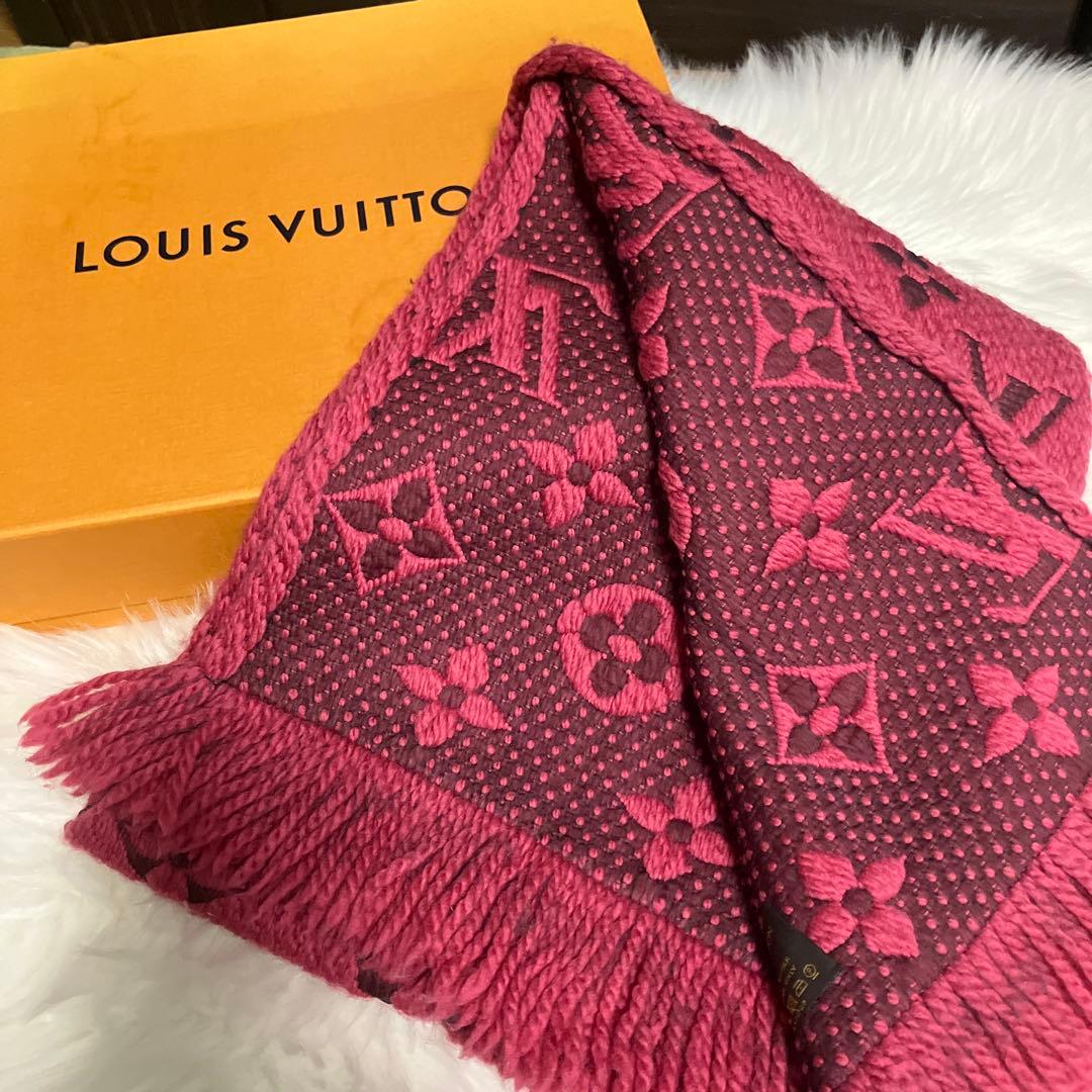 LOUIS VUITTON ロゴ入りマフラー ピンク エシャルプロゴマニアルビー