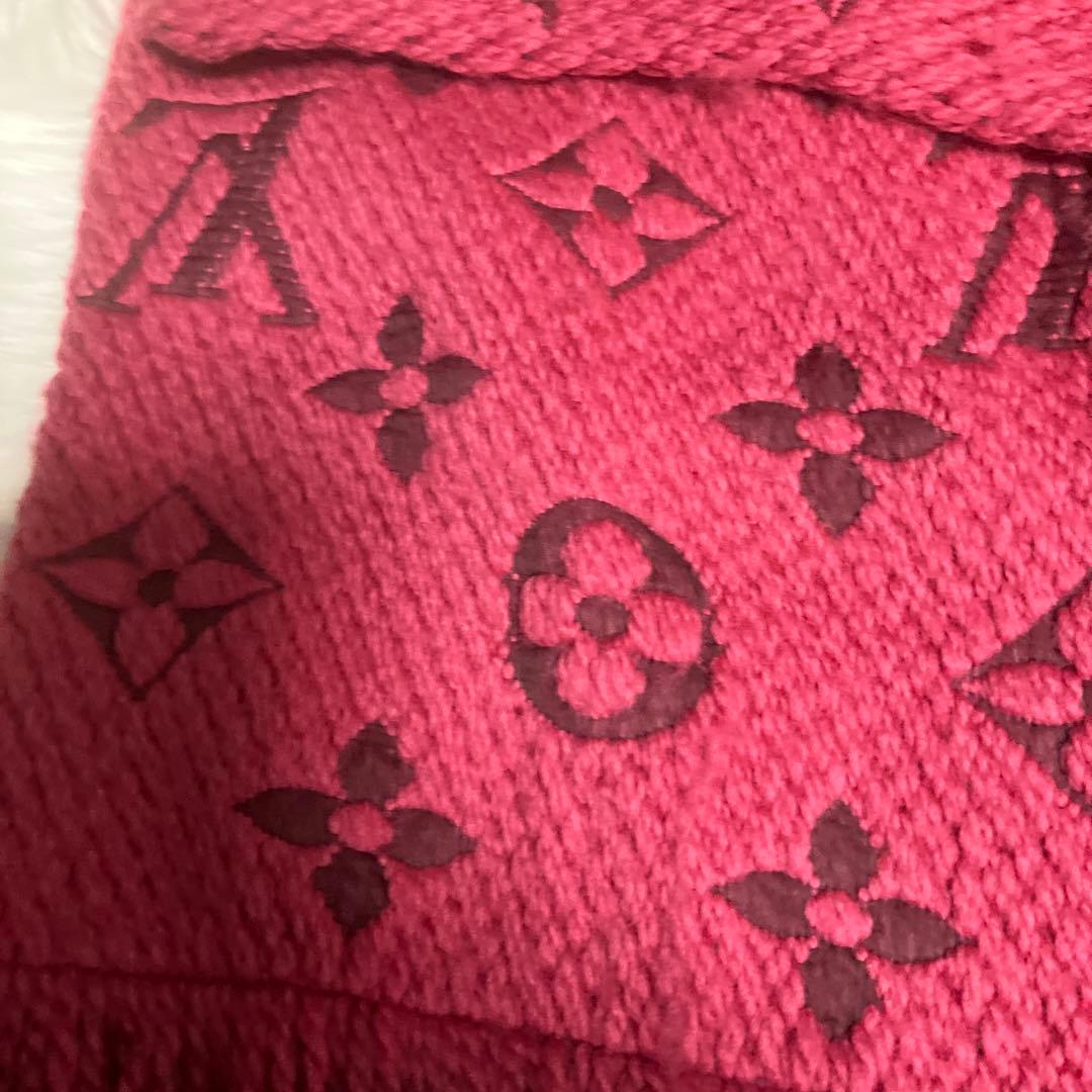 LOUIS VUITTON ロゴ入りマフラー ピンク エシャルプロゴマニアルビー