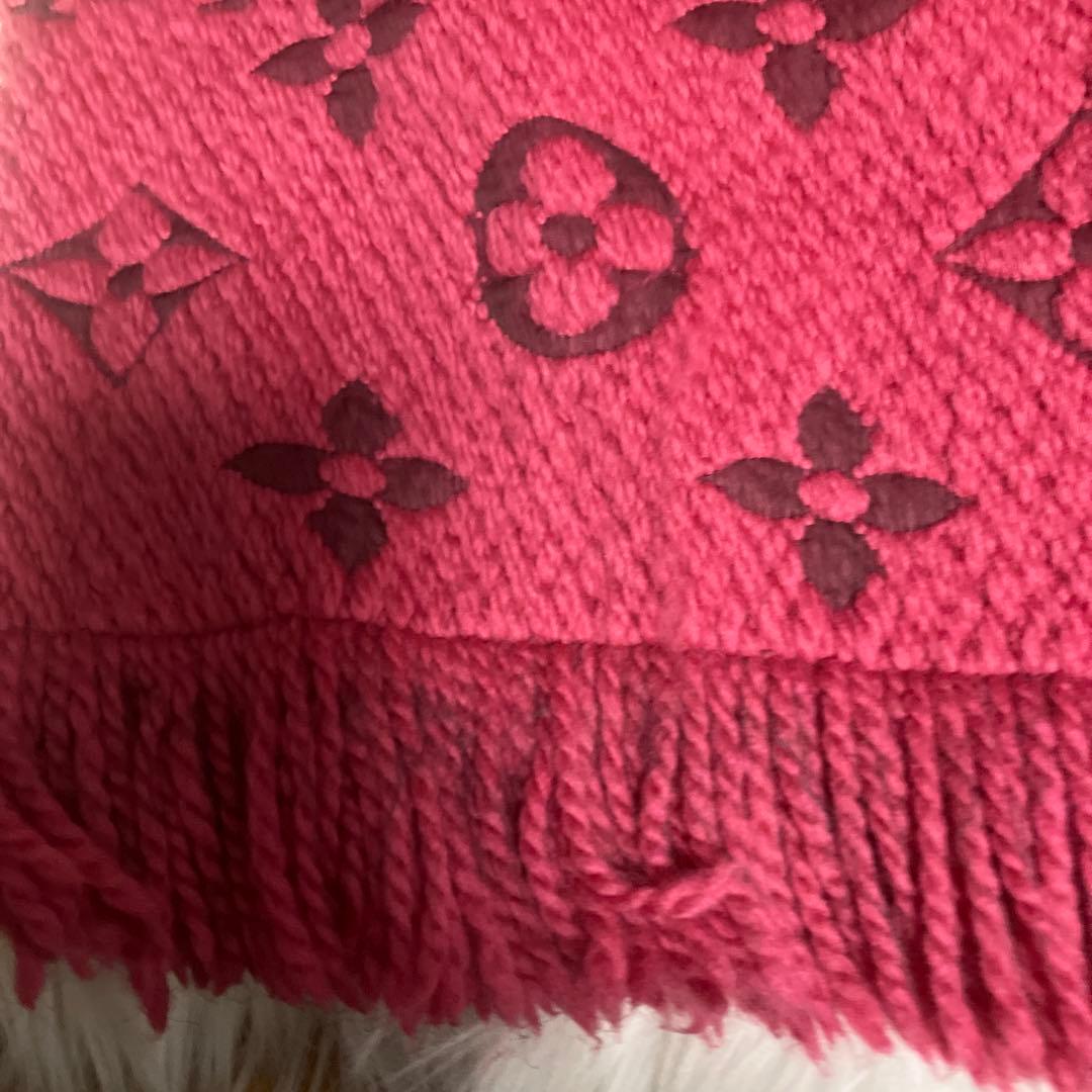 LOUIS VUITTON ロゴ入りマフラー ピンク エシャルプロゴマニアルビー