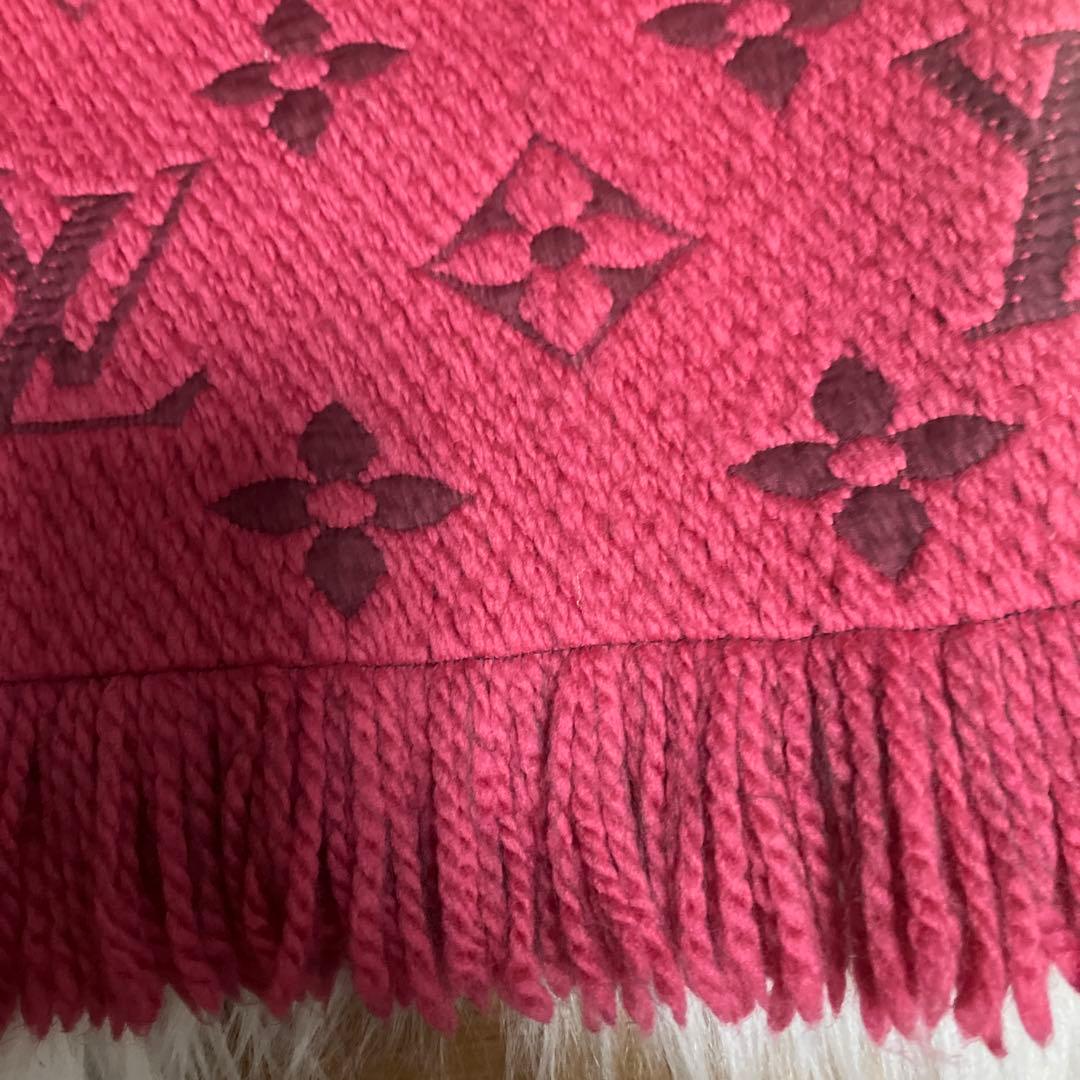 LOUIS VUITTON ロゴ入りマフラー ピンク エシャルプロゴマニアルビー