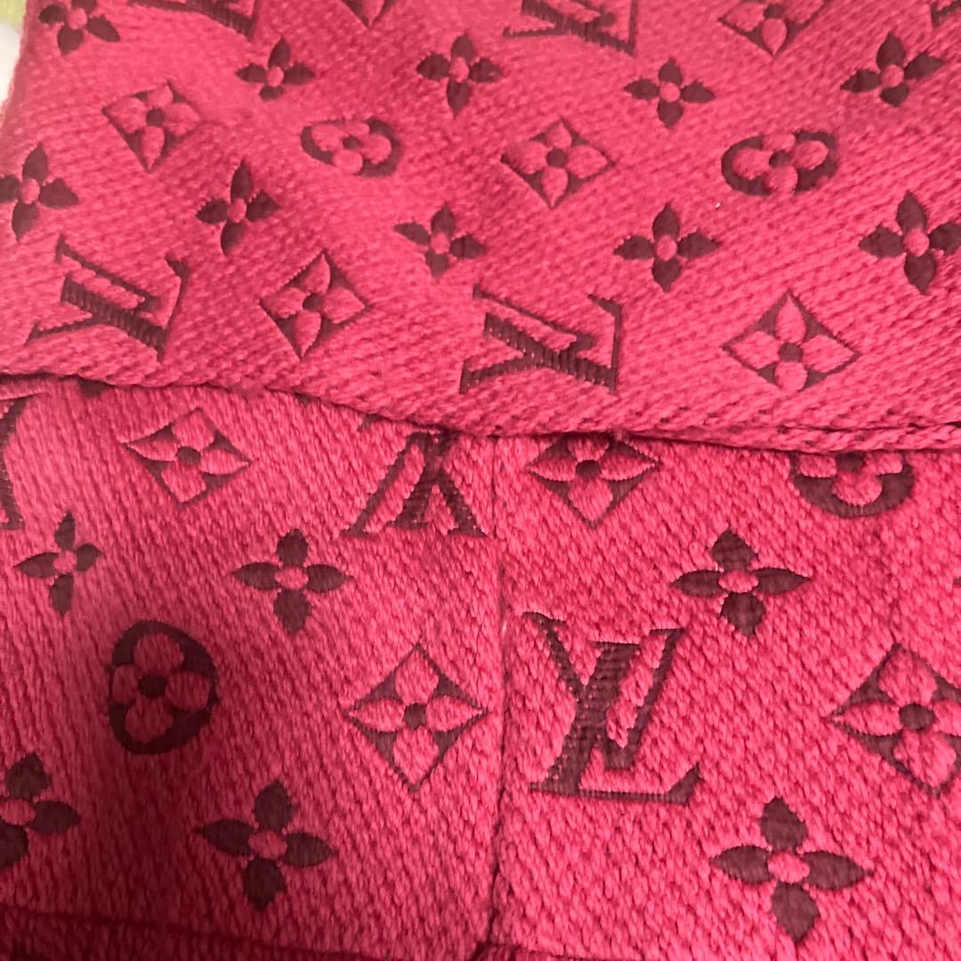 LOUIS VUITTON ロゴ入りマフラー ピンク エシャルプロゴマニアルビー