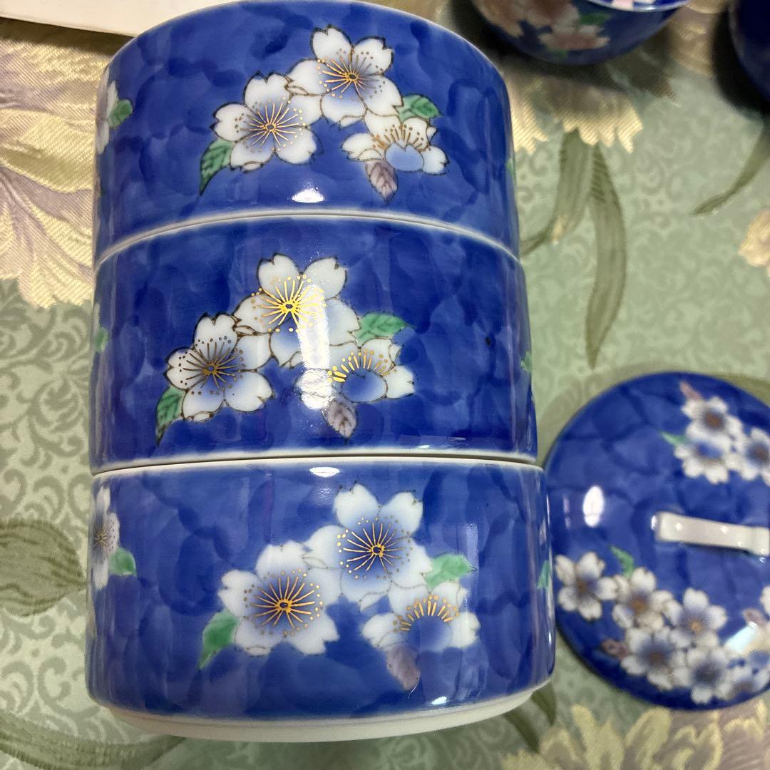 中古品！　深川製磁　桜花紋 角皿 湯呑み　重箱　桜　花柄　青色