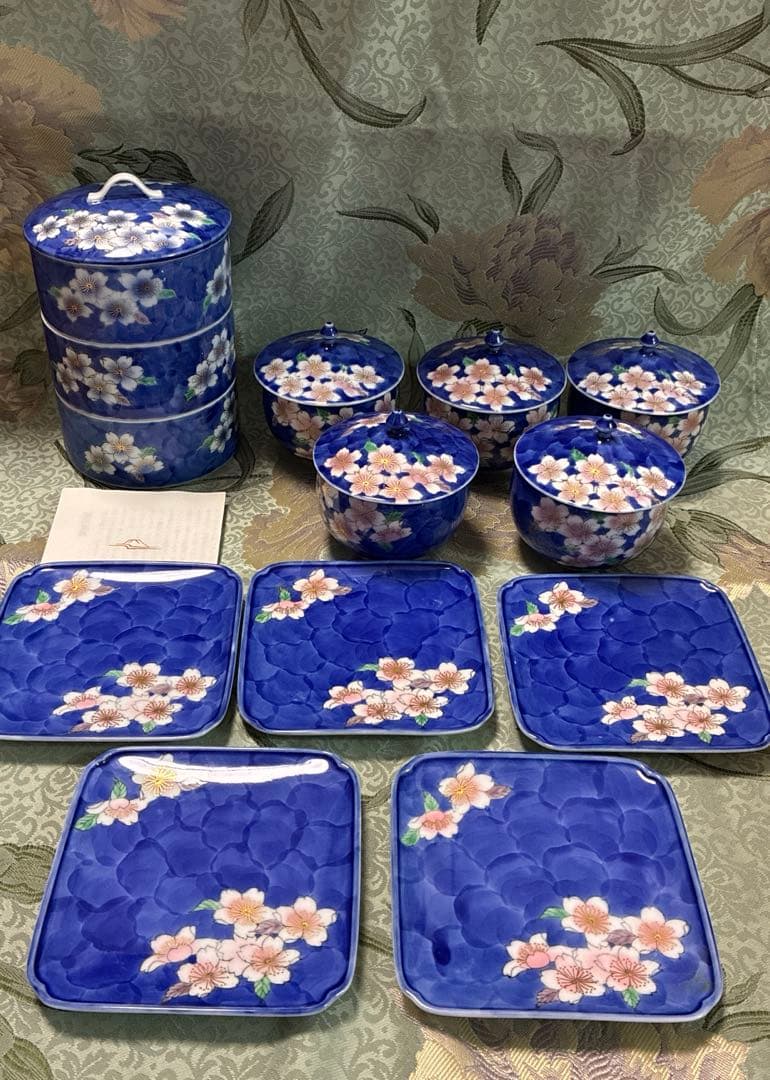 中古品！　深川製磁　桜花紋 角皿 湯呑み　重箱　桜　花柄　青色