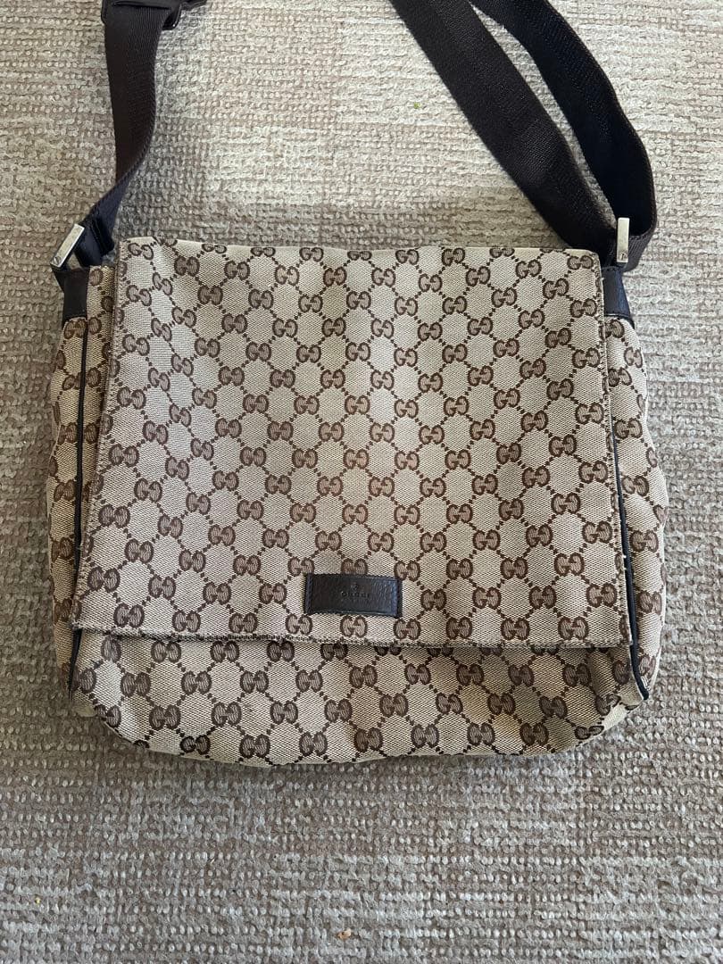 GUCCI GGモノグラム ショルダーバッグ