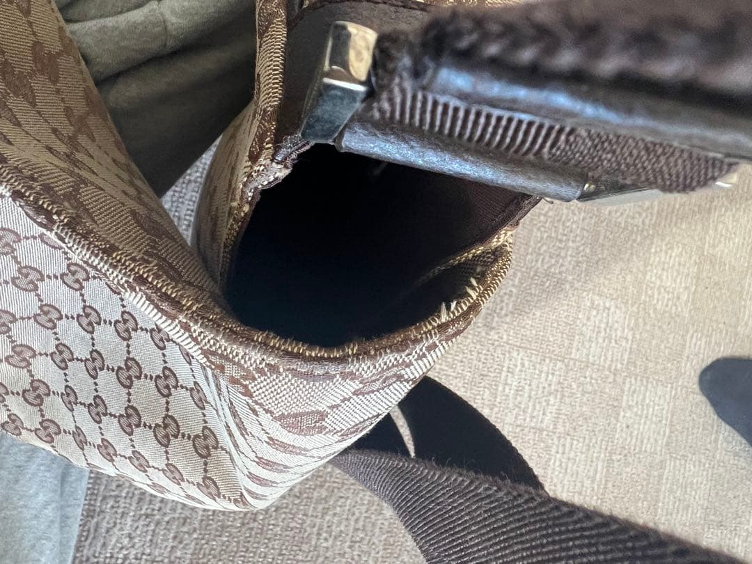 GUCCI GGモノグラム ショルダーバッグ