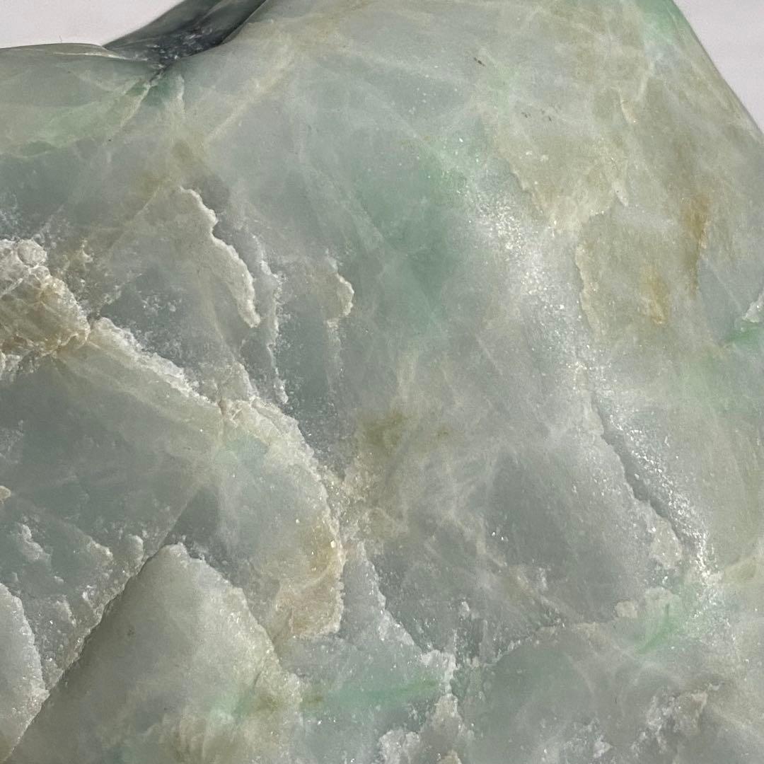 糸魚川翡翠　上質　白緑　小滝圧砕　1053g