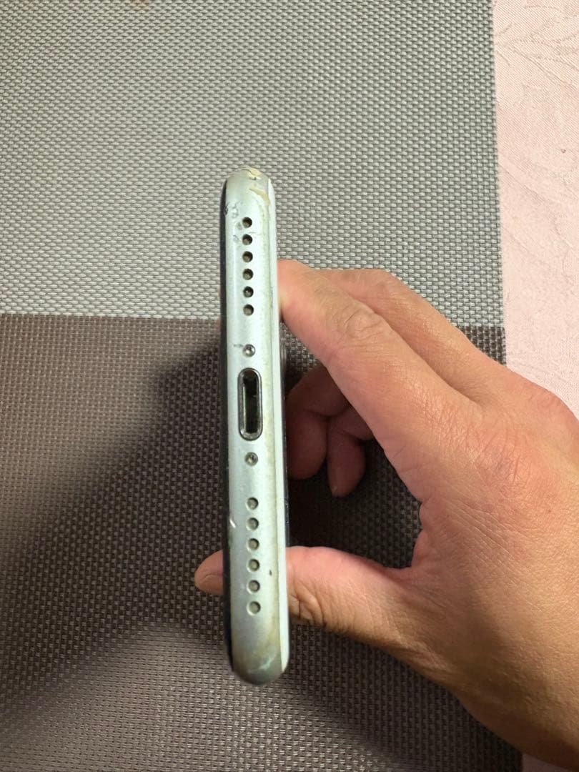 スマートフォン本体 iPhone se