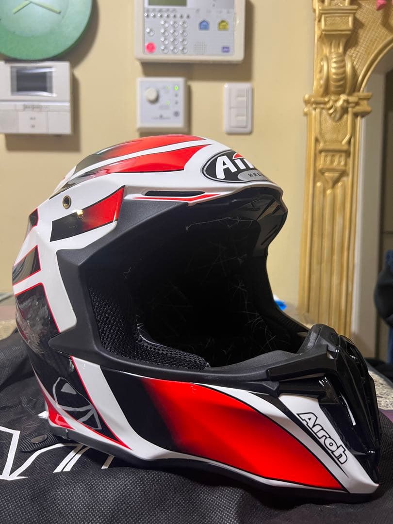 Airoh フルフェイスヘルメット 赤/白/黒
