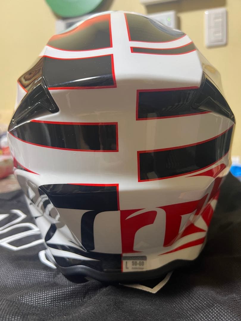 Airoh フルフェイスヘルメット 赤/白/黒