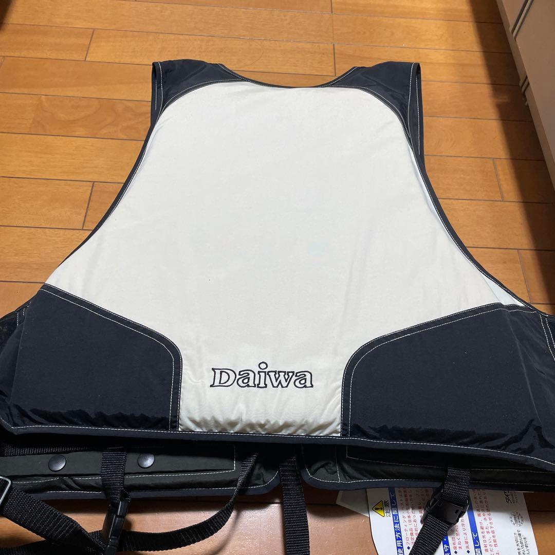 Daiwa GF-6405 フィッシングベスト L 新品