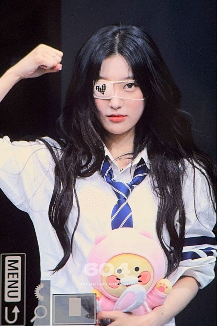 ARTMS LOOMA チェリ 直直サイン入りポラロイド チェキ②