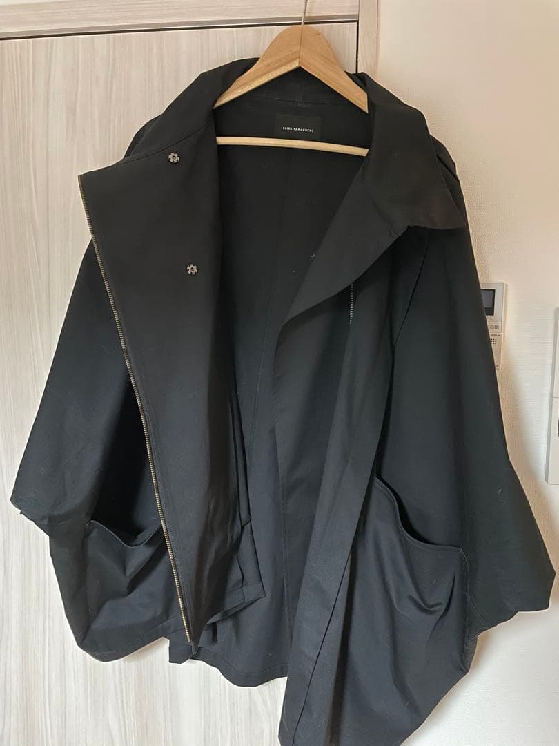 ERIKO YANAGUCHI ブラックケープ