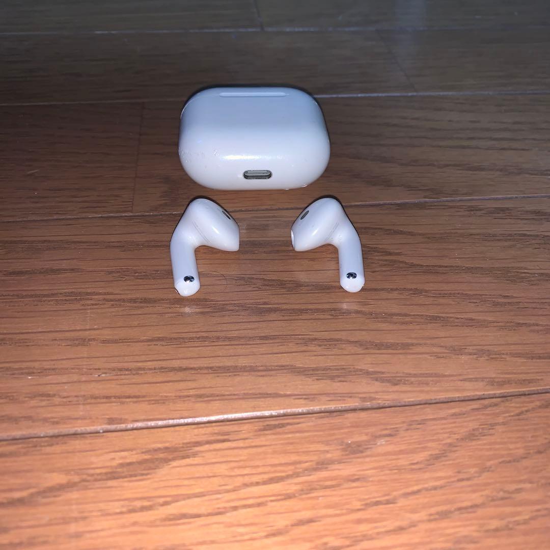 AirPods4 本体ホワイト 充電ケース付き