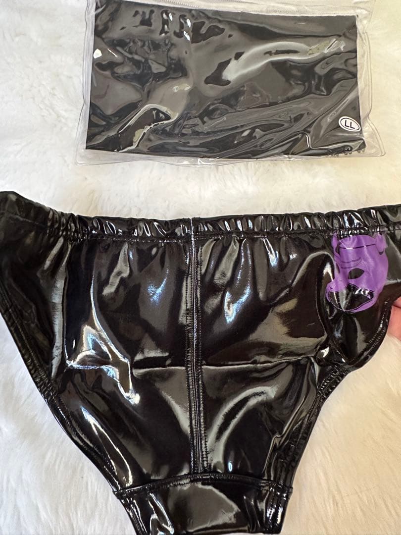 AQUX 競パン 黒 光沢仕上げ　XL