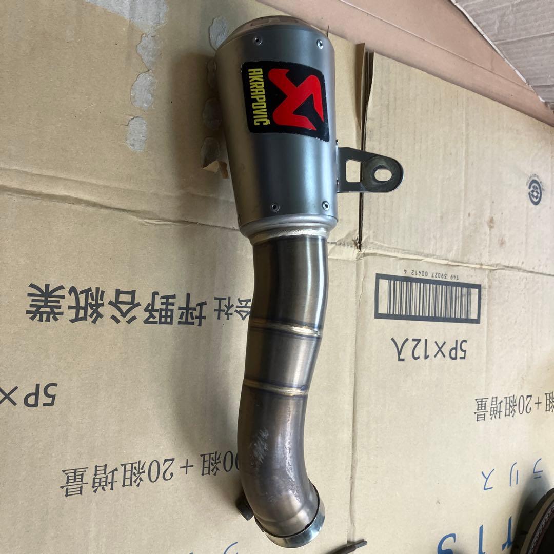 Akrapovic マフラー