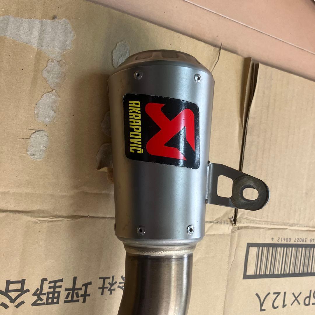 Akrapovic マフラー