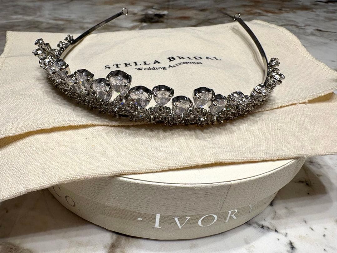 【美品】1stオーナー　Ivory&Co. TEARDROP ティアラ