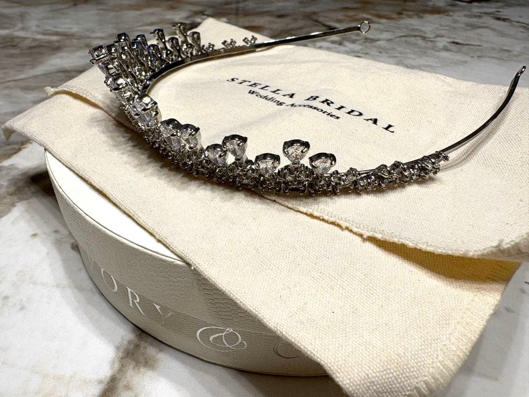 【美品】1stオーナー　Ivory&Co. TEARDROP ティアラ