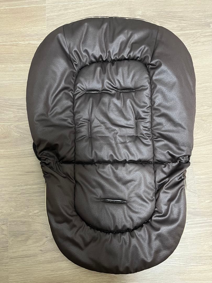 コンビ ネムリラ4キャス オートスウィング 電動ハイローチェア 説明書付き