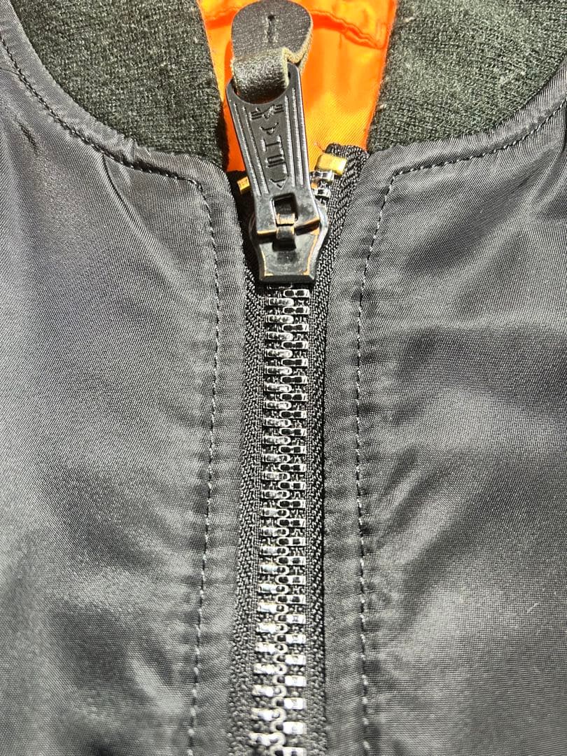 Alpha Industries MA-1 ブラックジャケット