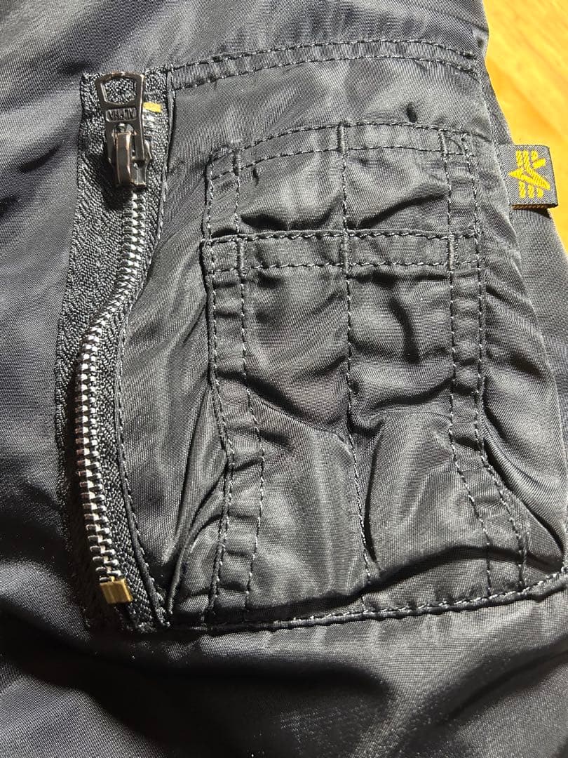Alpha Industries MA-1 ブラックジャケット