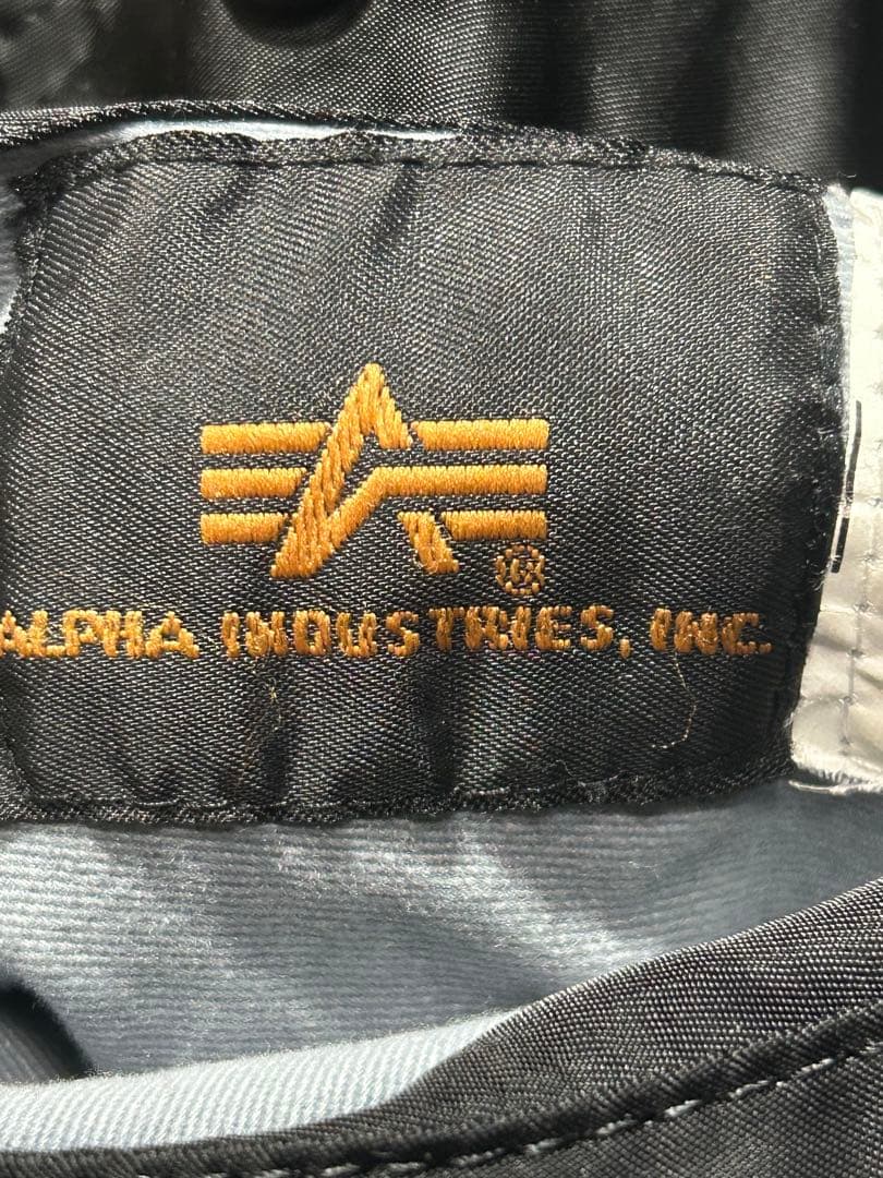 Alpha Industries MA-1 ブラックジャケット