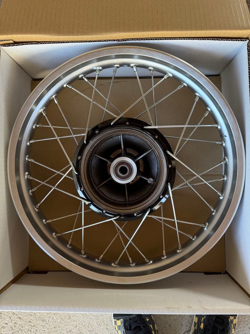 ビ*ズ様 sr400ファイナル　スポークホイル