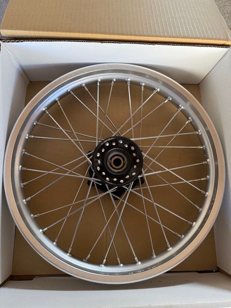 ビ*ズ様 sr400ファイナル　スポークホイル