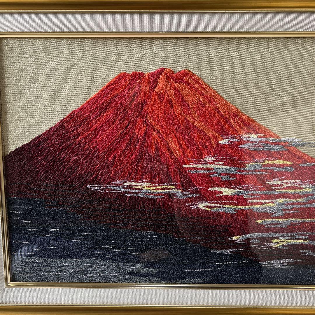 縁起物！ 赤富士 刺繍絵 額縁 F6号 ゴールド アンティー ク 送料無料
