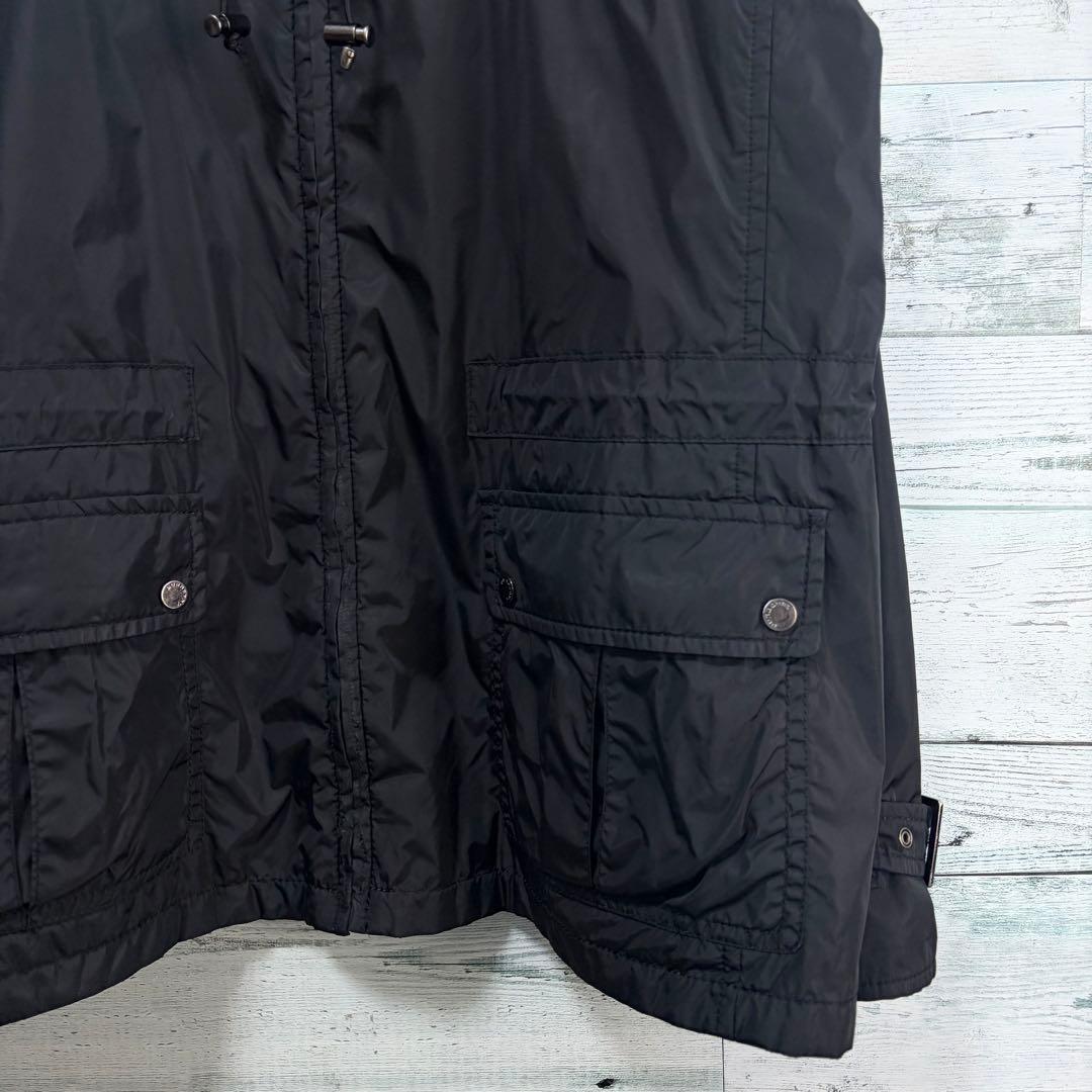 バーバリーロンドン　ナイロンジャケット　フーデッドジャケット　裏地ノバチェック柄